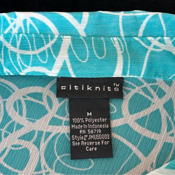 Blue and White Notched Collar Long Sleeve Button Down Shirt - Picture 8 of 10